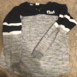 Black and grey Pink long sleeve top